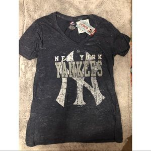 Women’s Yankees Tee